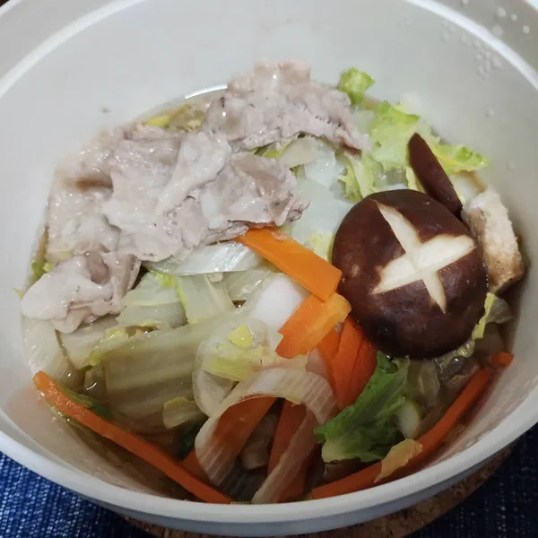 鍋って電子レンジでできるらしい（一人鍋）