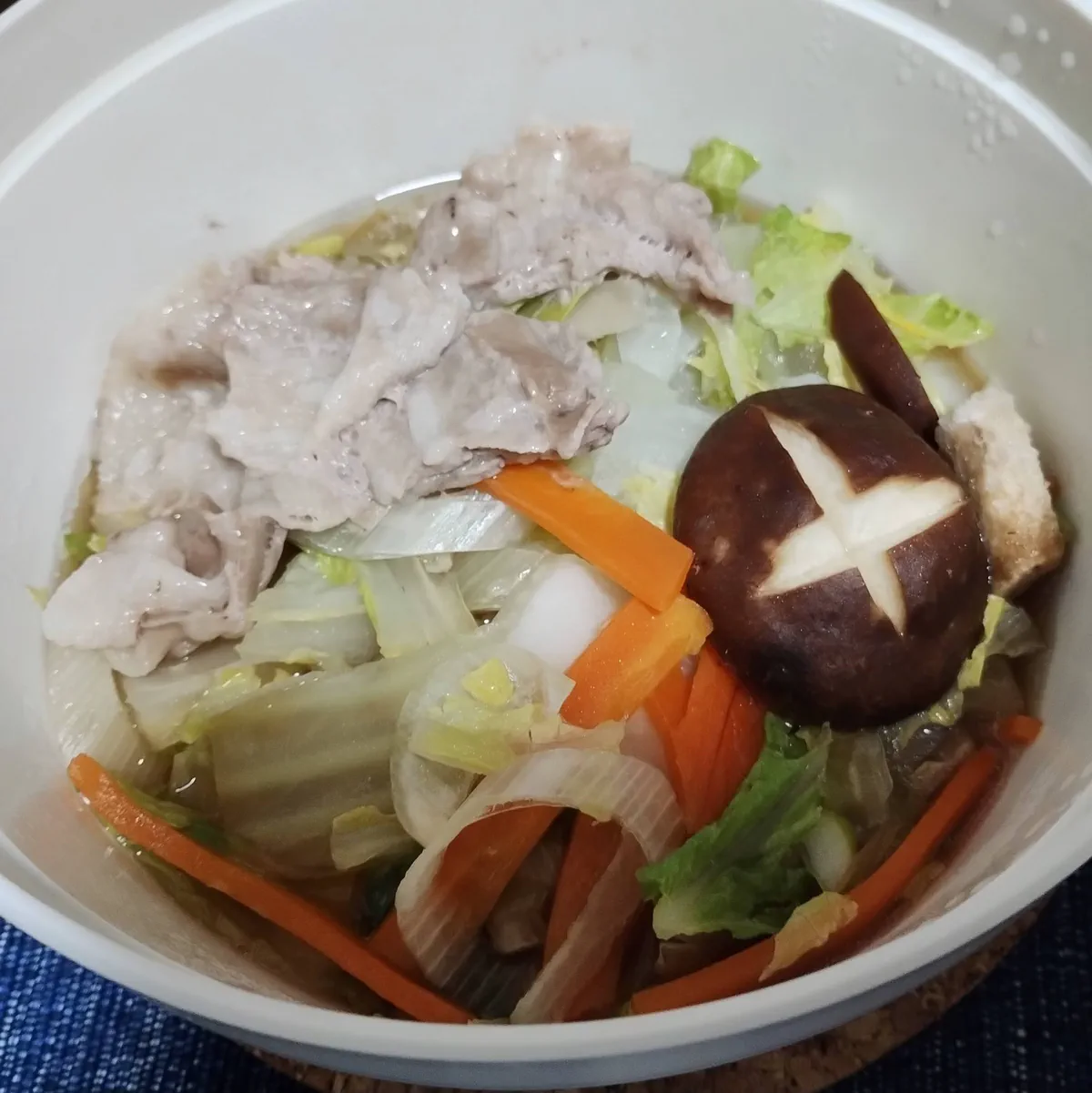 鍋って電子レンジでできるらしい（一人鍋）